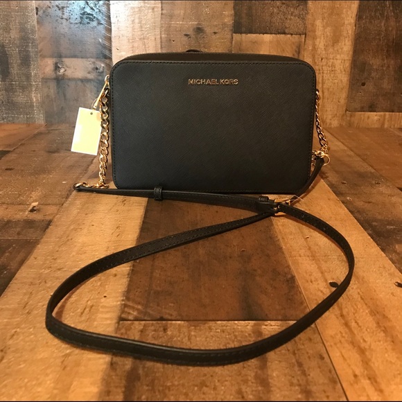 Michael Kors Handbags - NWT MICHAEL KORS JET SET LARGE E/W CROSSBODY BAG